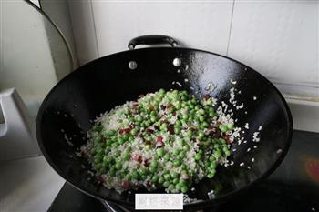 腊肉豌豆焖饭的做法步骤6