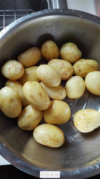 红烧小土豆的做法步骤1