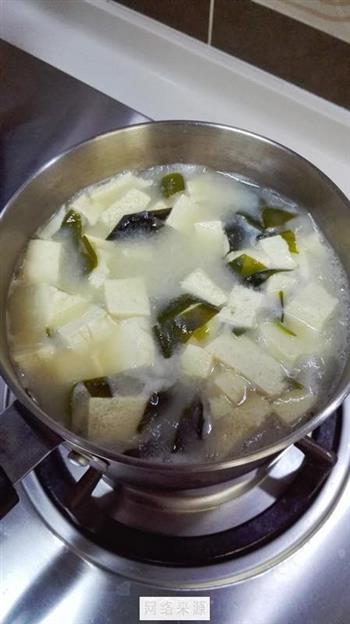 日式豆腐海带味增汤的做法步骤5