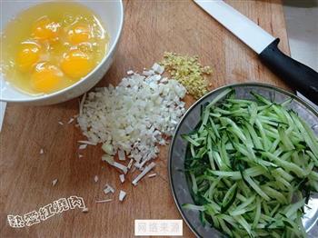 鸡蛋炸酱菠菜面的做法步骤7