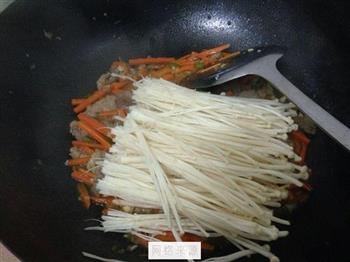 金针菇胡萝卜炒肉的做法步骤6