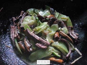 紫苏黄瓜烧黄鳝的做法步骤5