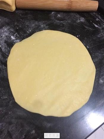 鸡蛋葱油饼的做法步骤7
