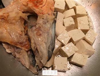 三文鱼牛奶豆腐汤的做法步骤4