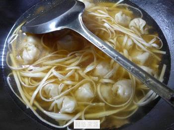 鲜虾小馄饨汤面的做法步骤8
