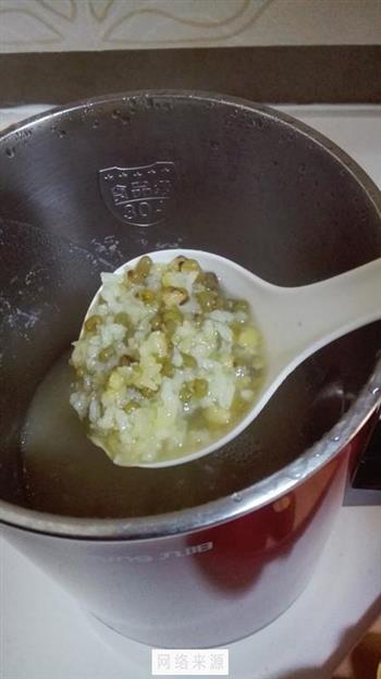 大米绿豆粥的做法图解7