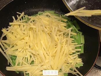 芹菜炒土豆丝的做法步骤9