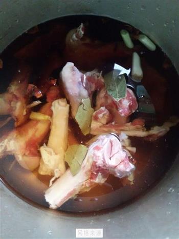 洋葱白萝卜羊骨头汤的做法步骤2