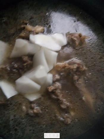 洋葱白萝卜羊骨头汤的做法步骤7