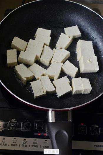 猪油渣烧豆腐的做法步骤2