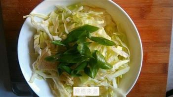 白菜豆腐炖粉条的做法步骤2
