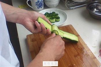 面酱黄瓜卷的做法步骤1