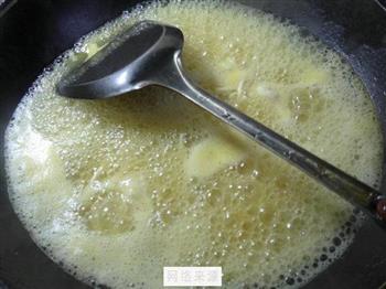 煎鸡蛋墨鱼丸咖喱汤面的做法图解4