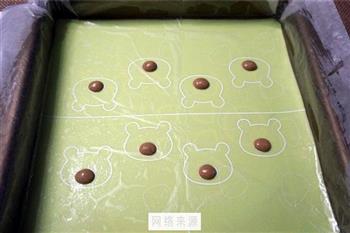 小熊彩绘蛋糕卷的做法步骤7