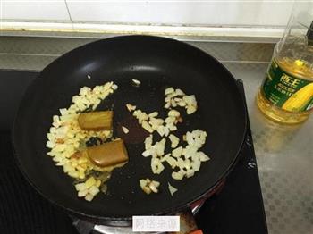 咖喱鸡饭的做法步骤2