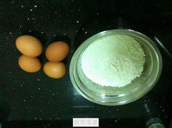 自制鸡蛋面条的做法步骤1