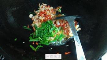 红椒韭菜炒河虾的做法图解7