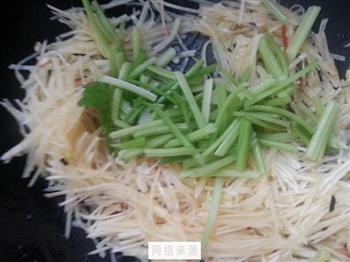 芹菜炒土豆丝的做法步骤6