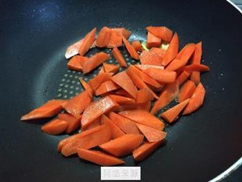 胡萝卜炒腐竹的做法图解5