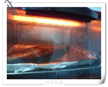 金蒜烤秋刀鱼的做法步骤6