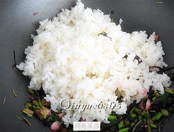 苋菜炒米饭的做法图解7
