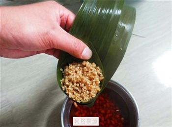 浓香味的腊肠粽的做法步骤6