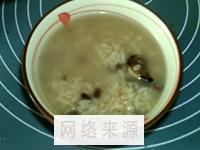 红豆腊肉粽子粥的做法图解9