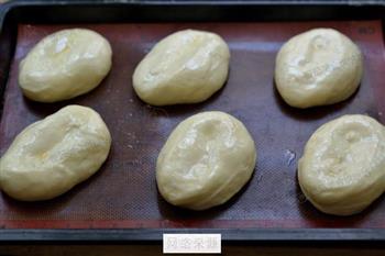 培根沙拉面包的做法步骤8