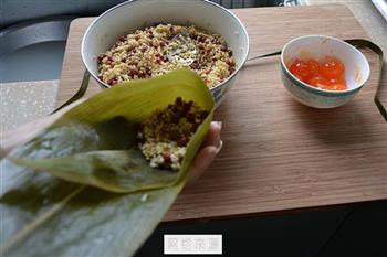 板栗蛋黄鲜肉粽的做法图解9