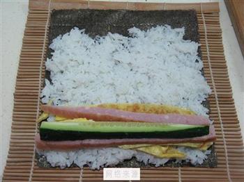 红肠寿司的做法图解10