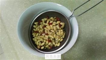 菊花枸杞豆浆的做法步骤3
