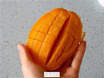 芒果乳酪慕斯杯的做法图解3