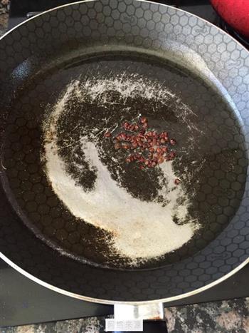 青椒炒肉拌面的做法步骤5