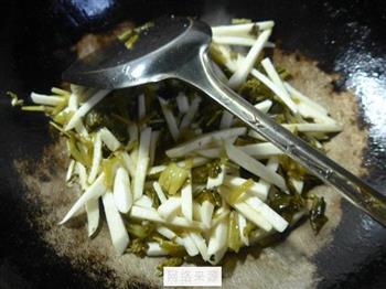 雪菜茭白炒鱿鱼的做法步骤6