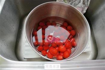 油浸小番茄的做法图解1