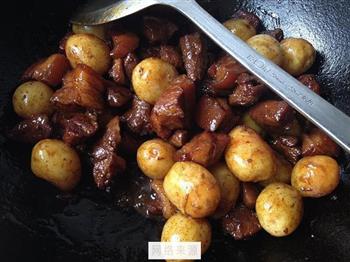 小土豆烧肉的做法步骤16