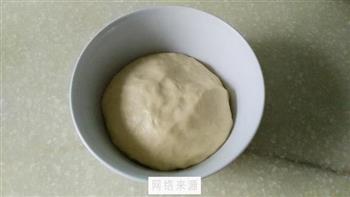 牛奶杏仁花环面包的做法步骤7