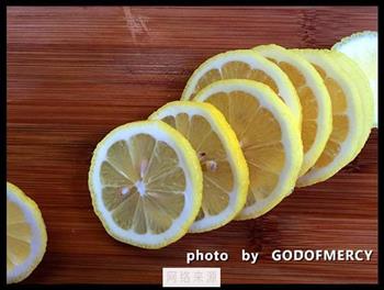 自制瘦腿柠檬苦瓜汁的做法步骤5