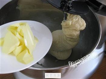 椰蓉葡萄干排包的做法步骤3