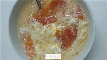 金针菇番茄鸡蛋汤的做法步骤3