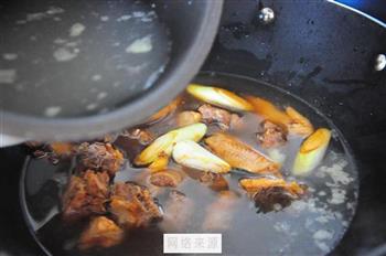 榆黄菇红烧鸡块的做法步骤3