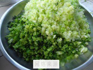 芹菜圆白菜饺子的做法步骤4