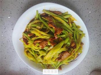 黄花菜炒肉的做法步骤8