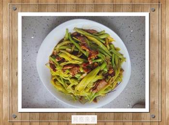 黄花菜炒肉的做法步骤9