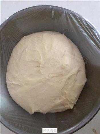 豆沙花式面包的做法步骤4