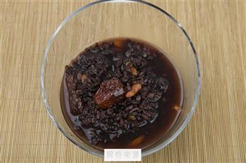 黑米红枣粥的做法图解3