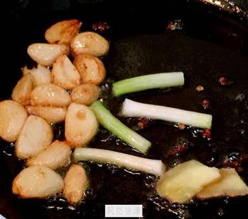 大蒜焖黄鳝段煲的做法图解7