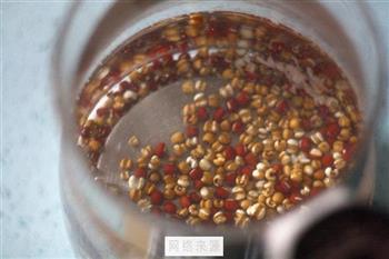 茯苓薏仁红豆汤的做法步骤2