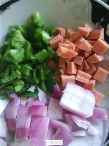 红白绿紫青椒缤纷炒饭的做法步骤1