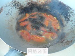 西红柿紫菜汤的做法图解5
